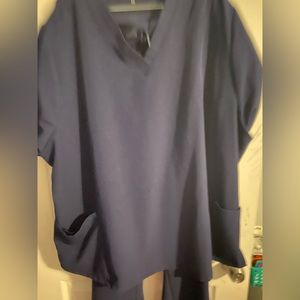 Mandala 4X scrub top